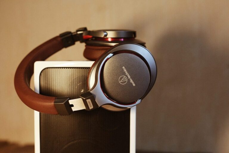 高音域を楽に出す方法！力みの原因を無くす簡単無音ボイトレ法